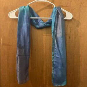 🐻Blue Toned Silk Accent Scarf